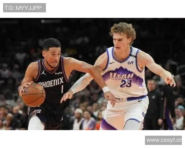 布克高效表现仅用26分钟砍下19分3助攻成为球队绿叶助力胜利 布克高效表现仅用26分钟砍下19分3助攻成为球队绿叶助力胜利