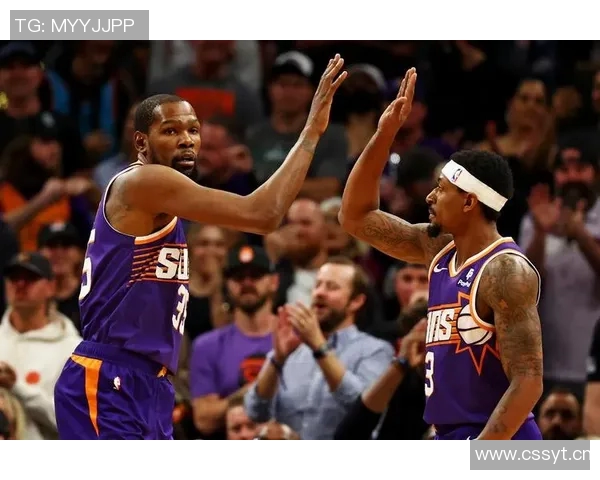 杜兰特谈团队合作的重要性传球能减轻队友压力提升整体表现