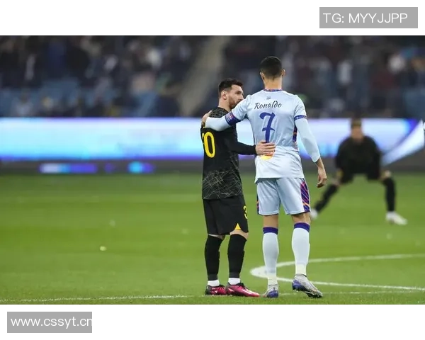 摩根力挺C罗被罚不公指责梅西同样动作却未受罚