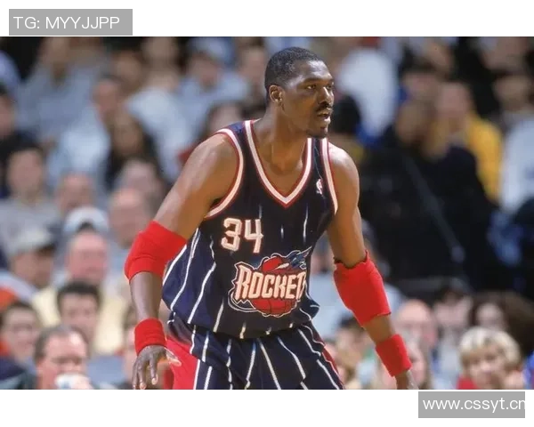 奥拉朱旺称赞文班独特投篮技巧难以防守旋转多样性令人惊叹