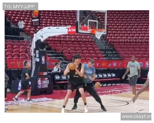 耐心等待开拓者主场战胜老鹰杨瀚森依然未能获得出场机会 耐心等待开拓者主场战胜老鹰杨瀚森依然未能获得出场机会