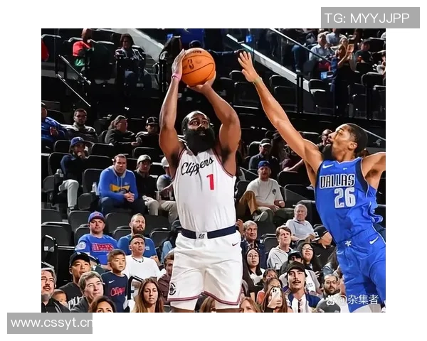 哈登首节狂砍15分全场高效13投10中轻松拿下31分4篮板6助攻2盖帽