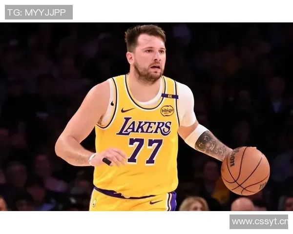 东契奇能否赛季场均40分引热议里夫斯称赞他的表现令人难以置信 东契奇能否赛季场均40分引热议里夫斯称赞他的表现令人难以置信