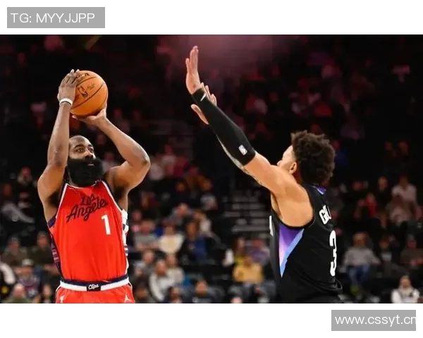 哈登全场拼搏37分钟却无罚球机会仍砍27分9助攻3抢断表现令人心痛 哈登全场拼搏37分钟却无罚球机会仍砍27分9助攻3抢断表现令人心痛