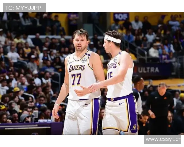 布克训练状态良好明天对湖人复出无障碍太阳主帅确认情况积极 布克训练状态良好明天对湖人复出无障碍太阳主帅确认情况积极