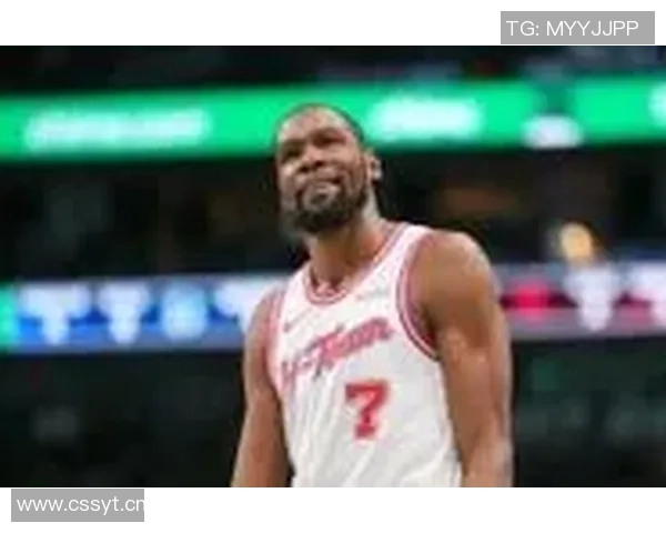 小贾三分犯规引发杜兰特愤怒反应怒砸水瓶场面火爆 小贾三分犯规引发杜兰特愤怒反应怒砸水瓶场面火爆