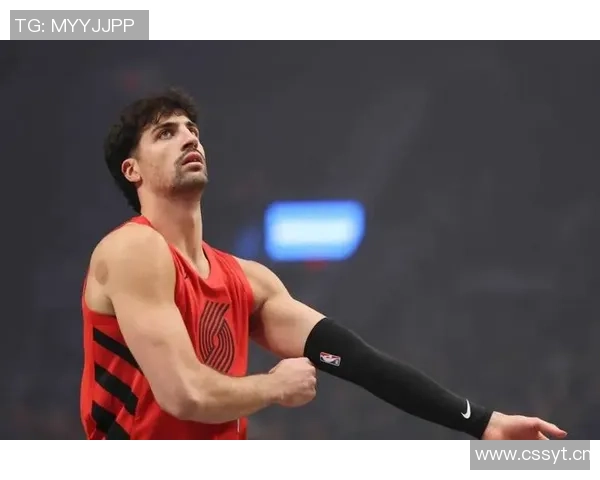 开拓者在半场战报中领先爵士21分阿夫迪亚贡献23分7篮板表现出色 开拓者在半场战报中领先爵士21分阿夫迪亚贡献23分7篮板表现出色