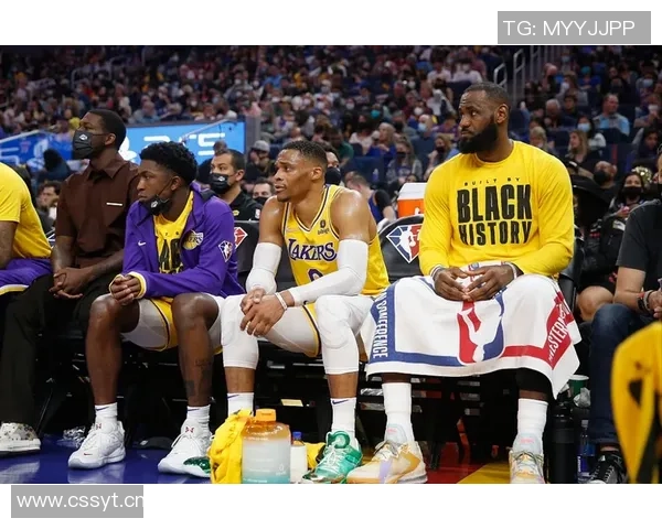 斯波期待鲍威尔与希罗的默契配合相信时间会带来更佳表现 斯波期待鲍威尔与希罗的默契配合相信时间会带来更佳表现